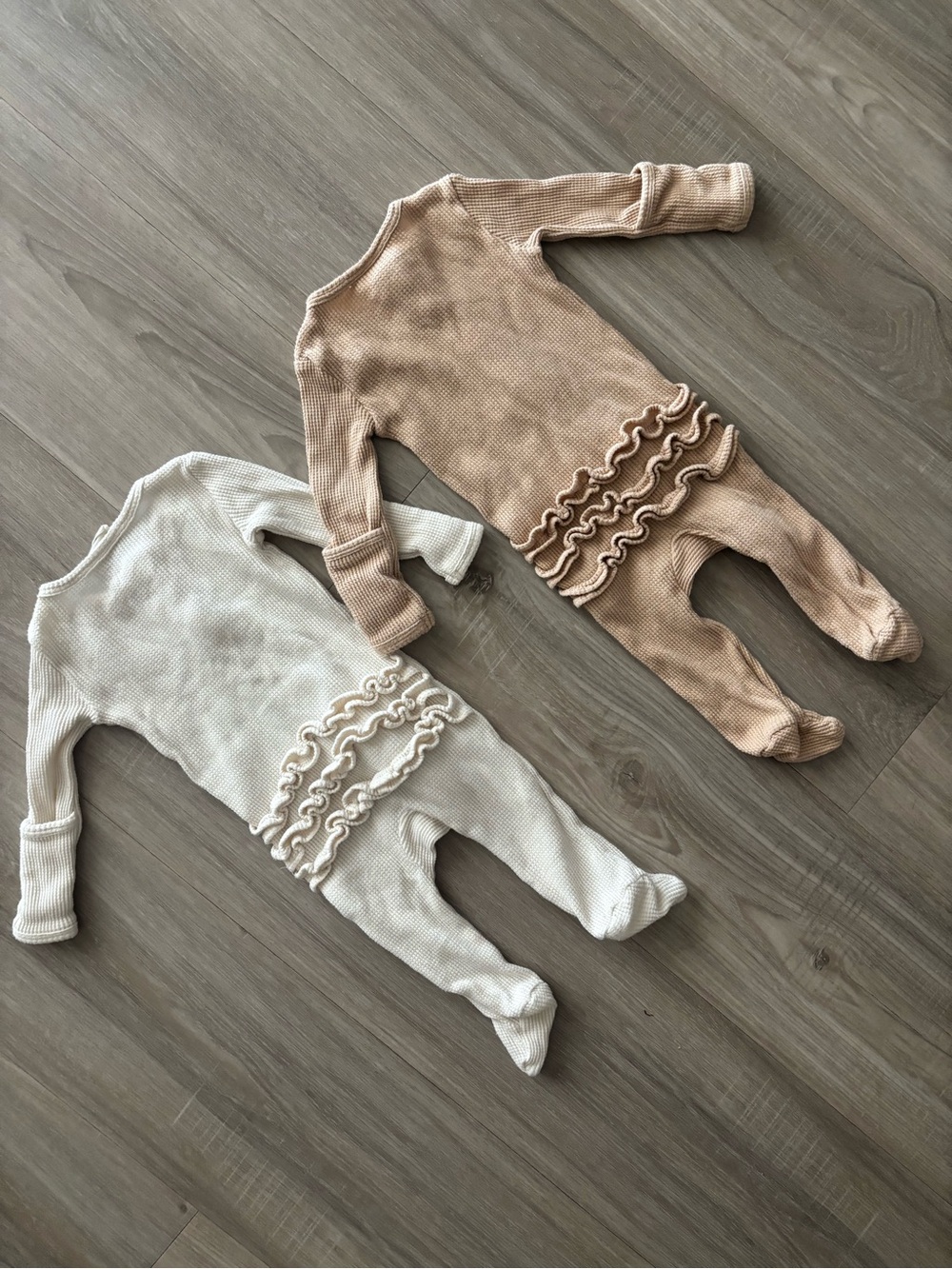Spearmint love baby Wafflr Ruffle Footed One-Piece - Cream and Beige 3/6m